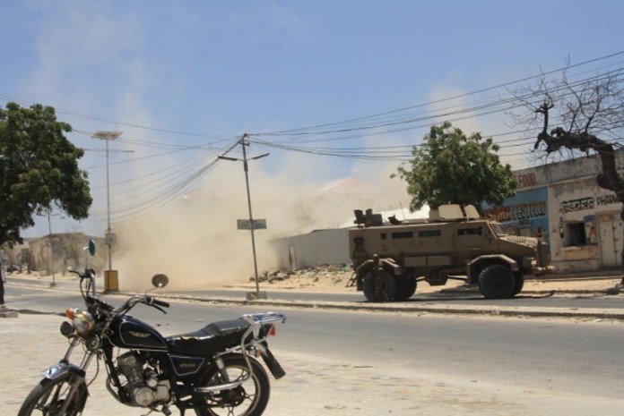 تفجير يستهدف قافلة للقوات الإفريقية في مقديشو   الصومال الجديد